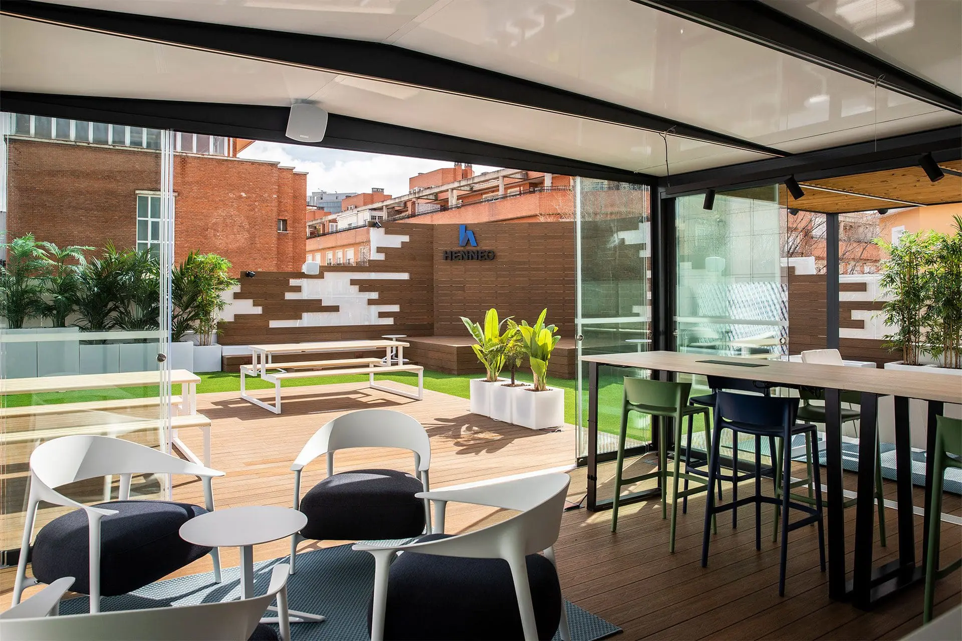 mobiliario-de-exterior-mobiliario-contract-henneo