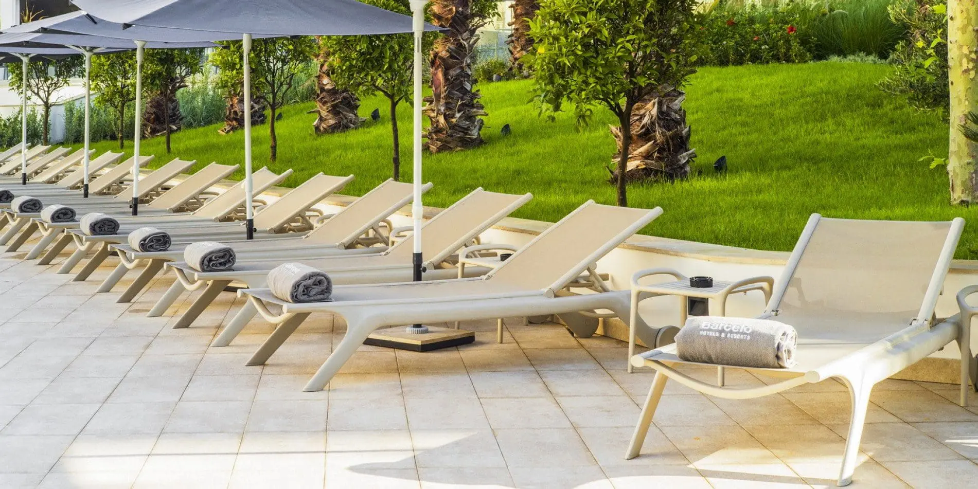 vondom-mobiliario-exterior-hotel-barcelo-tanger-tumbona-africa