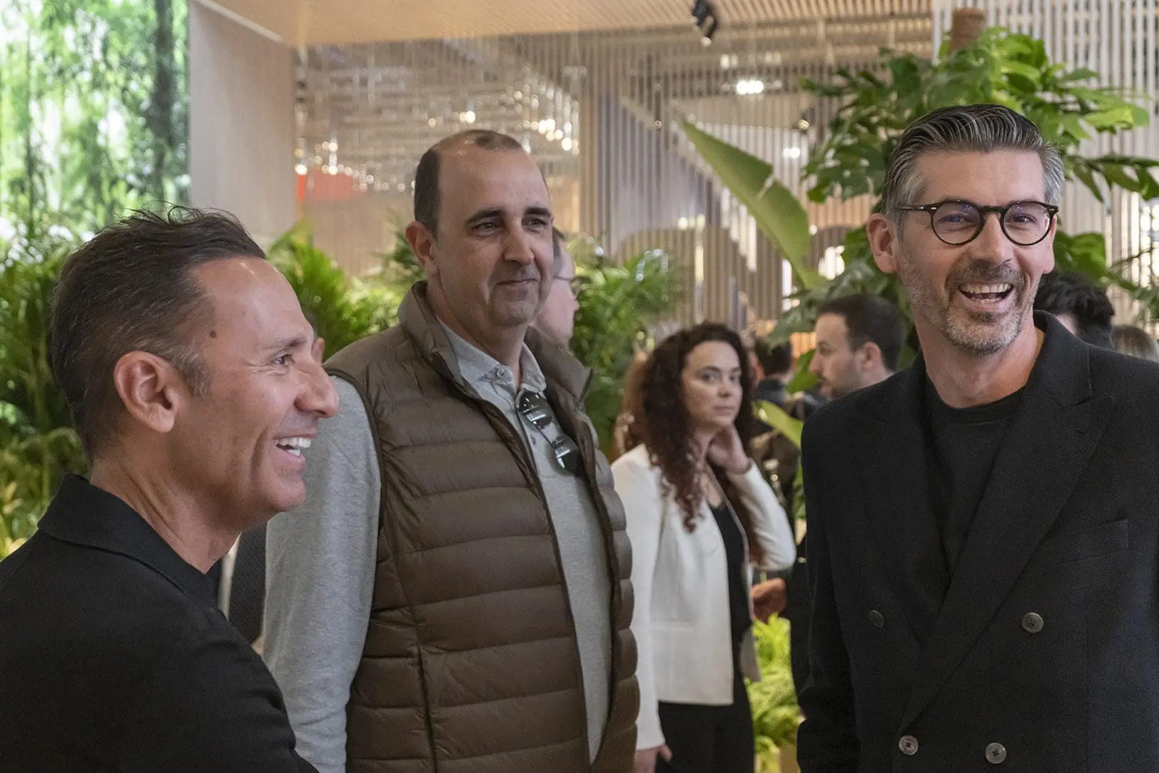 Visit of JM Ferrero (estudi{H}ac) to the Vondom stand at Salone del Mobile 2023.