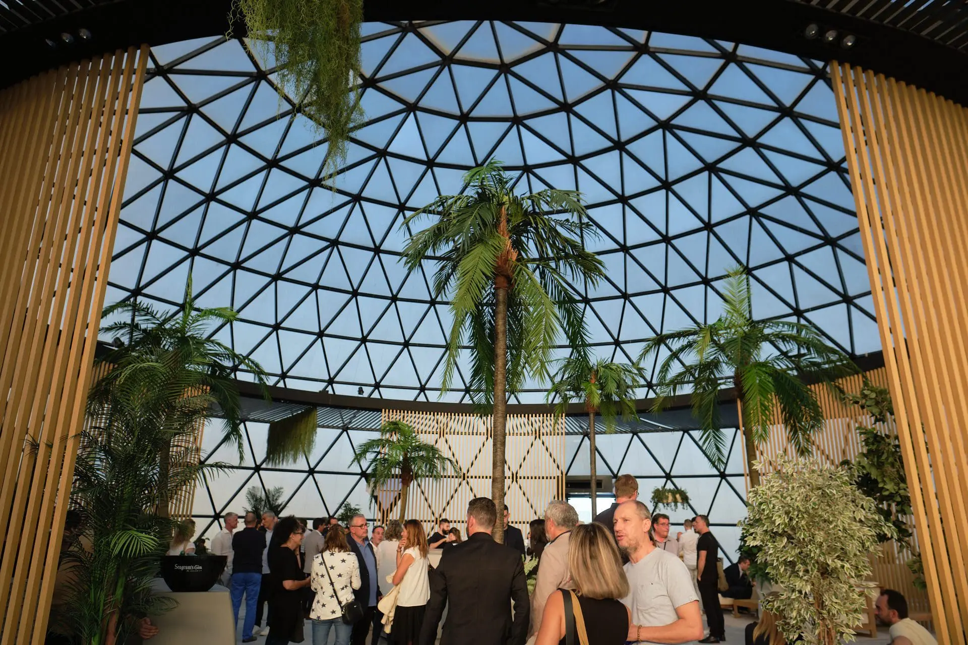 Dome Experience: An unforgettable night at Vondom