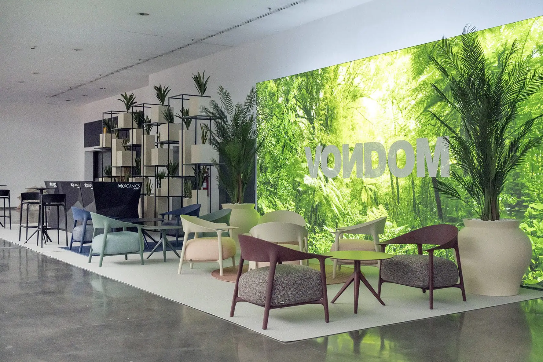 Vondom y Organics by RedBull: Colaboración en Feria Hábitat