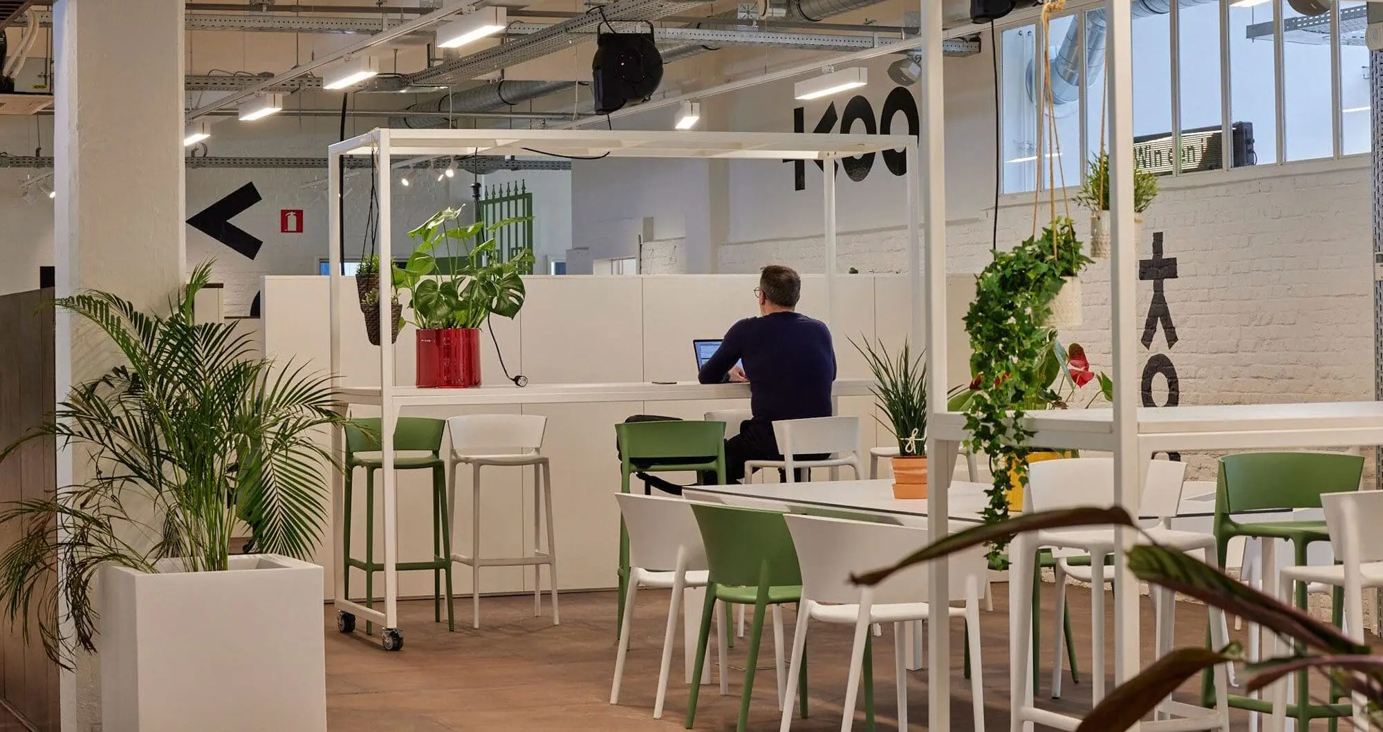 vondom-design-furniture-bar-stool-africa-table-frame-(3.3)