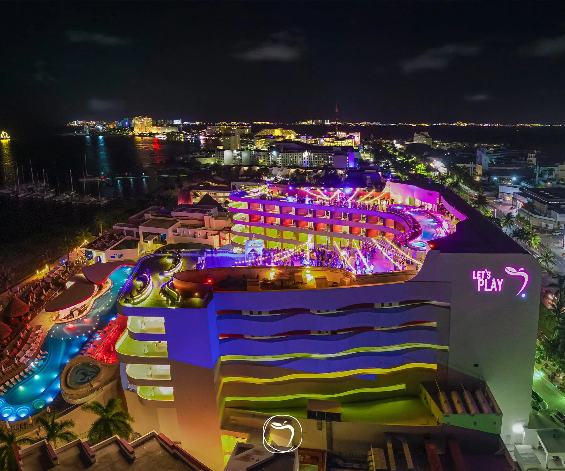 vondom-mobiliario-de-diseño-hotel-temptation-cancun-2