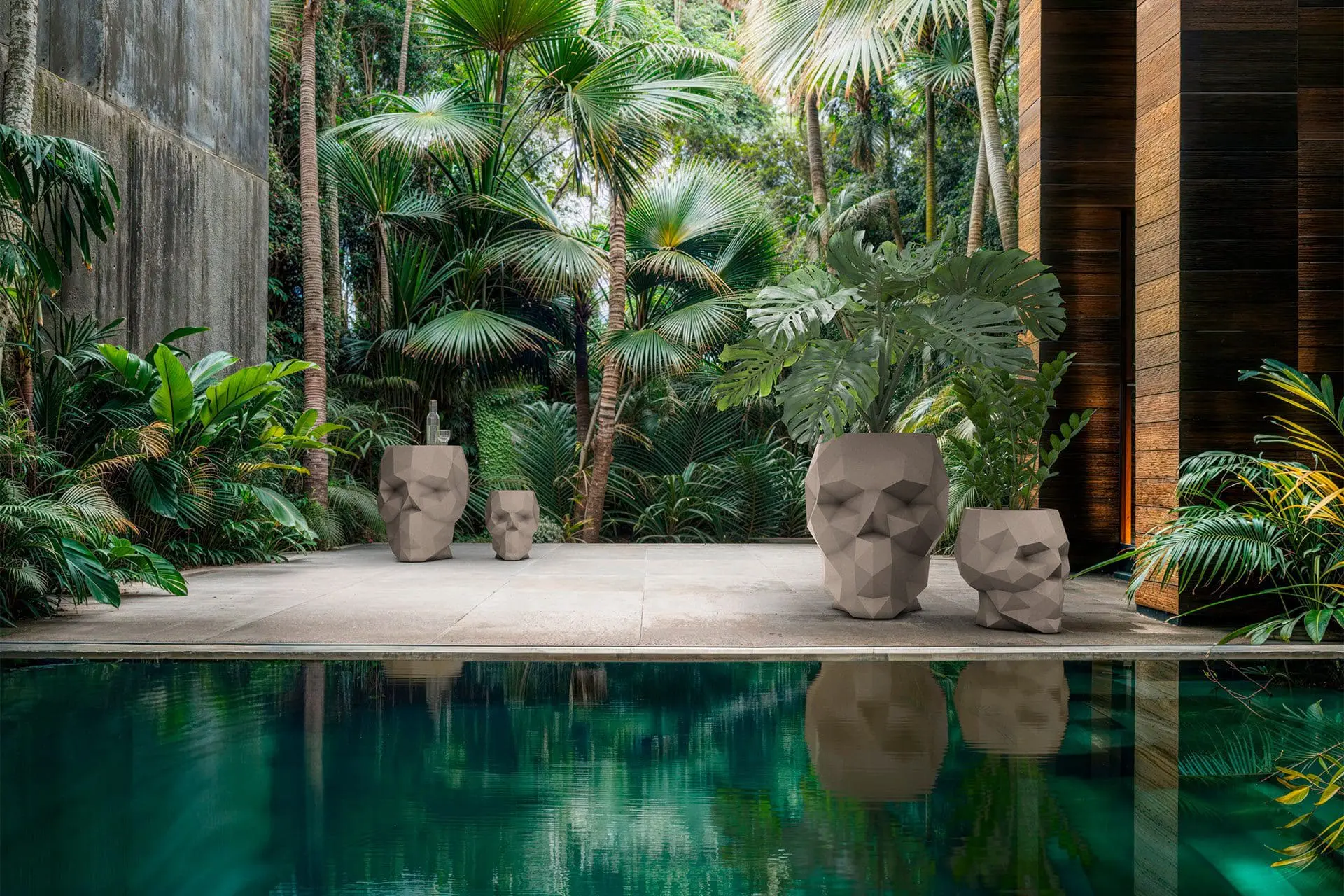 Vondom Skull maceteros by Teresa Sapey