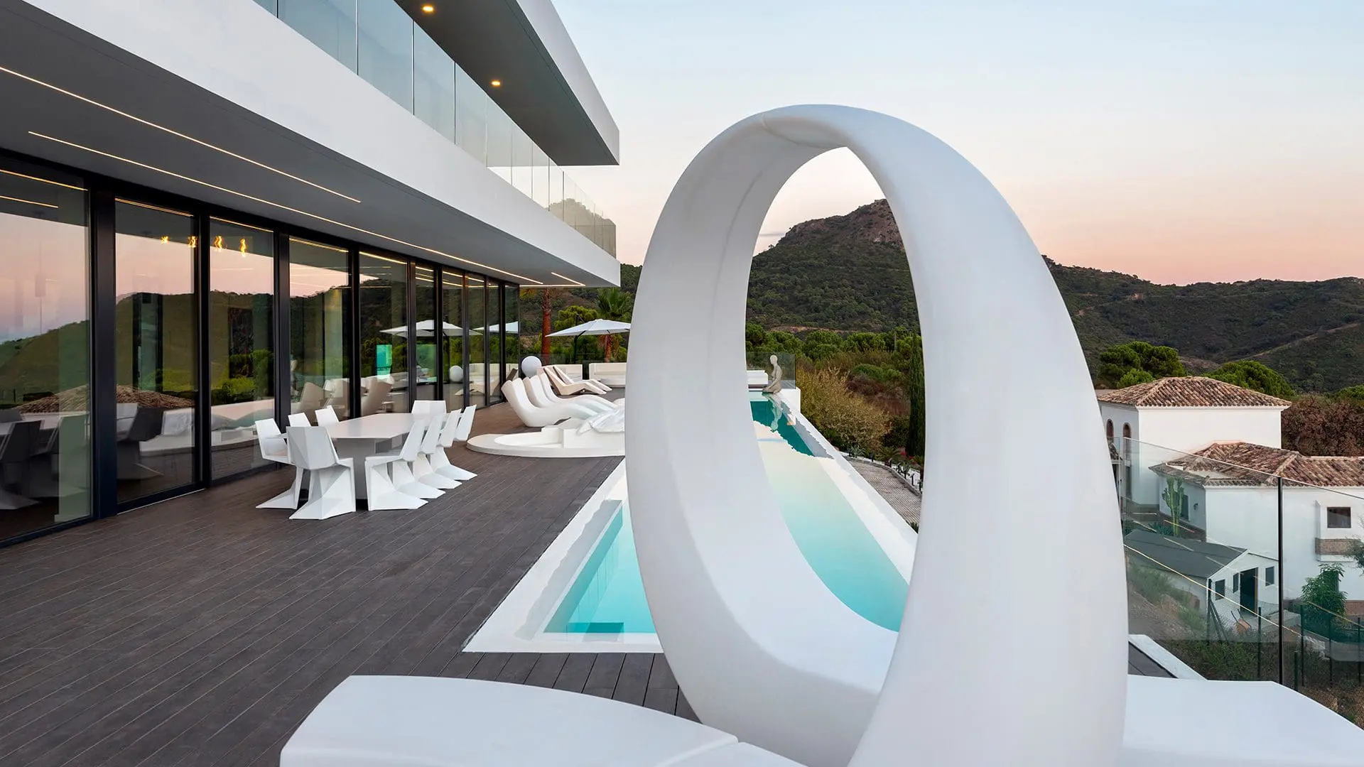 vondom-villa-cronos-muebles-de-exterior-vanguardistas-2