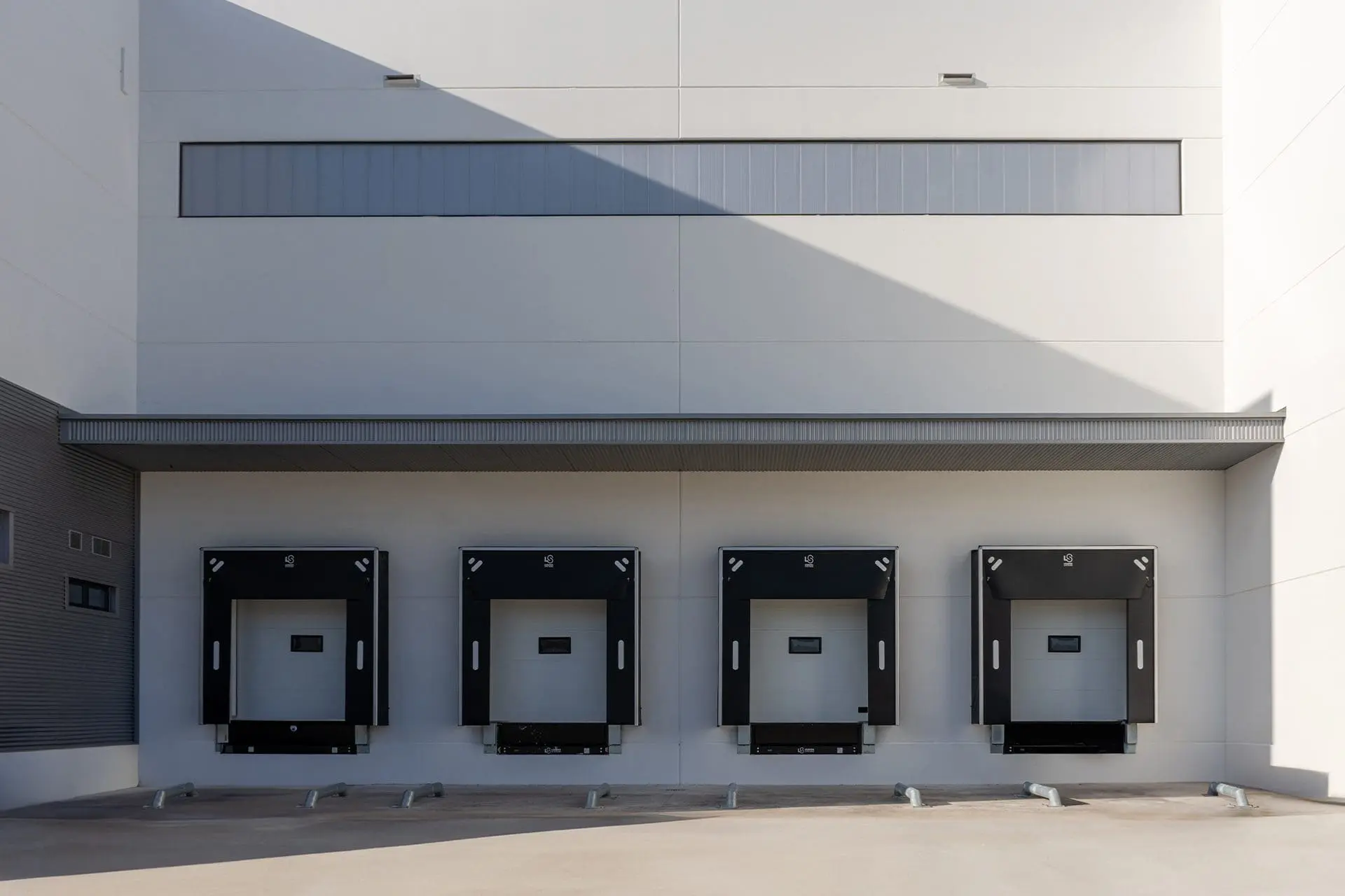 Vondom Stock: diseño en inventario y entrega rápida