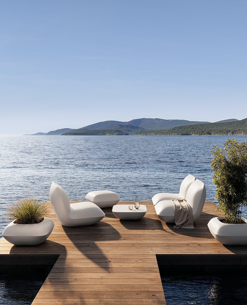 Pillow collection of outdoor furniture by Stefano Giovannoni