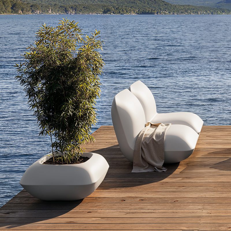 Vondom Pillow lounge chairs and planters loungers, by Stefano Giovannoni