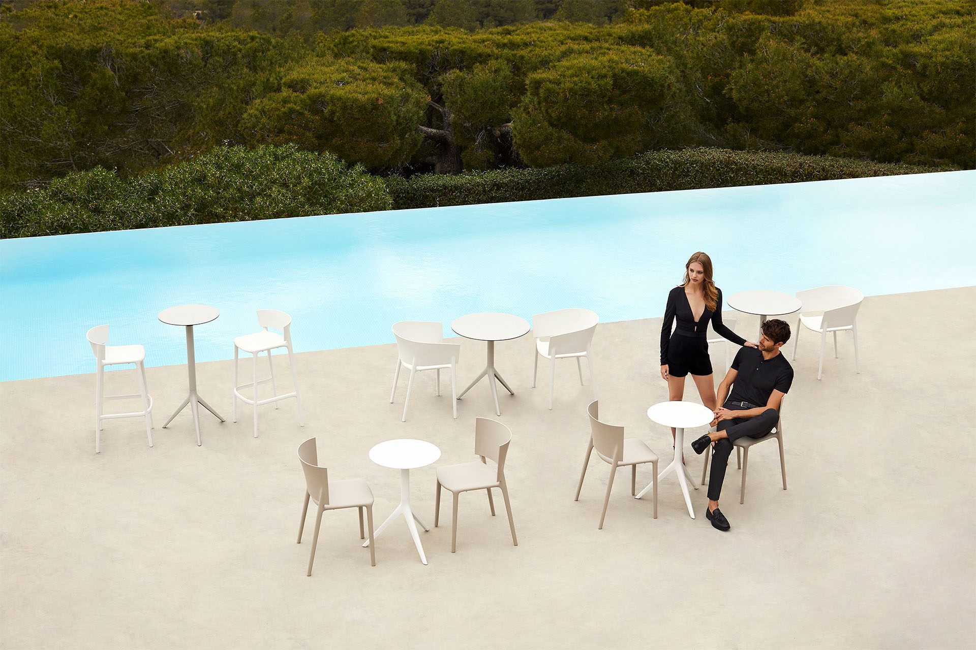 Africa chairs and tables by Eugeni Quitllat Vondom