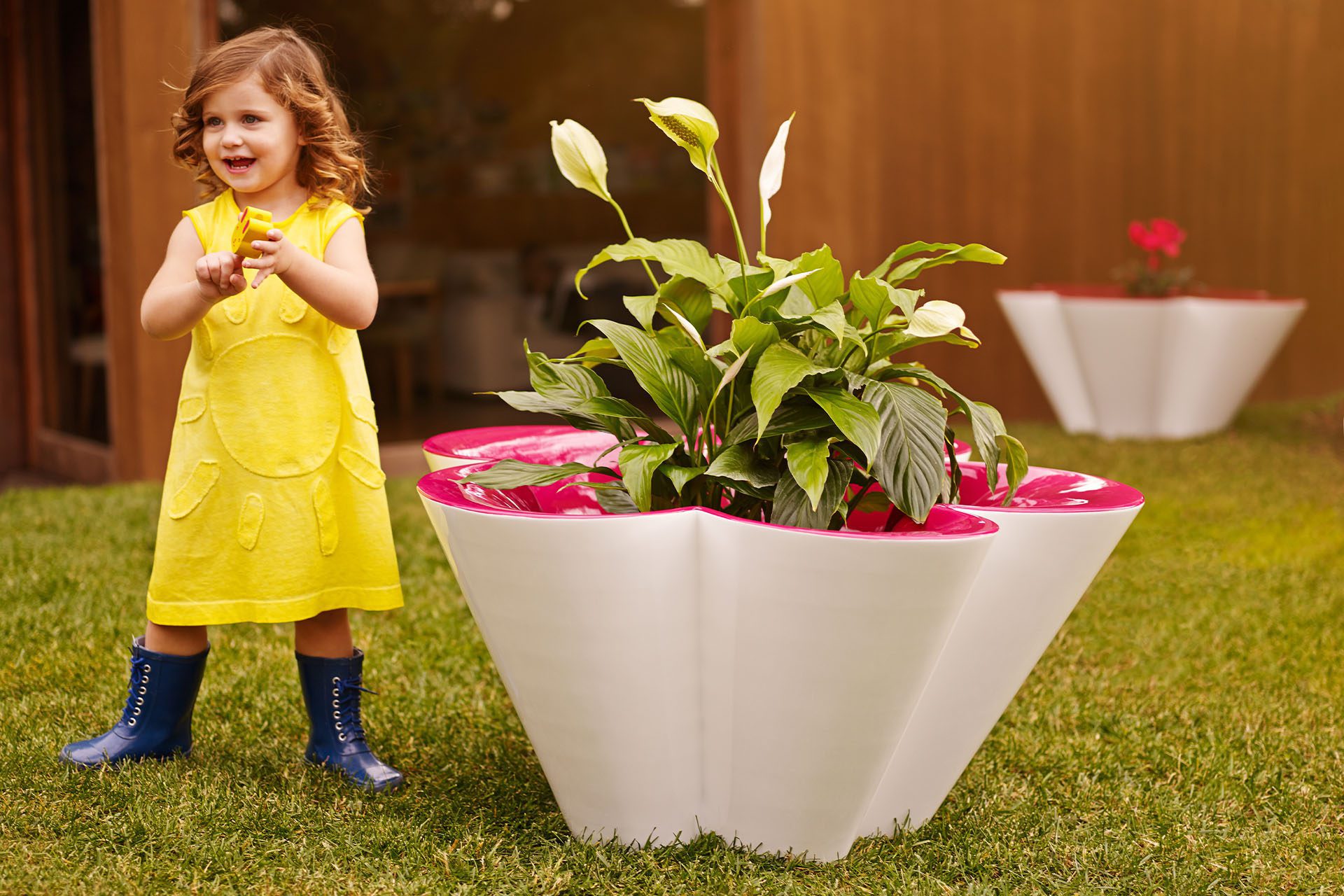 Agatha outdoor chairs and table by Agatha Ruiz de la Prada Vondom