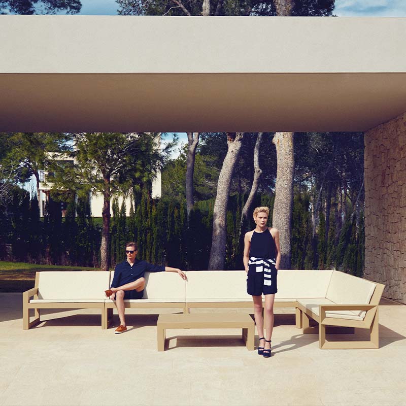 Frame outdoor collection sofa by Ramon Esteve Vondom