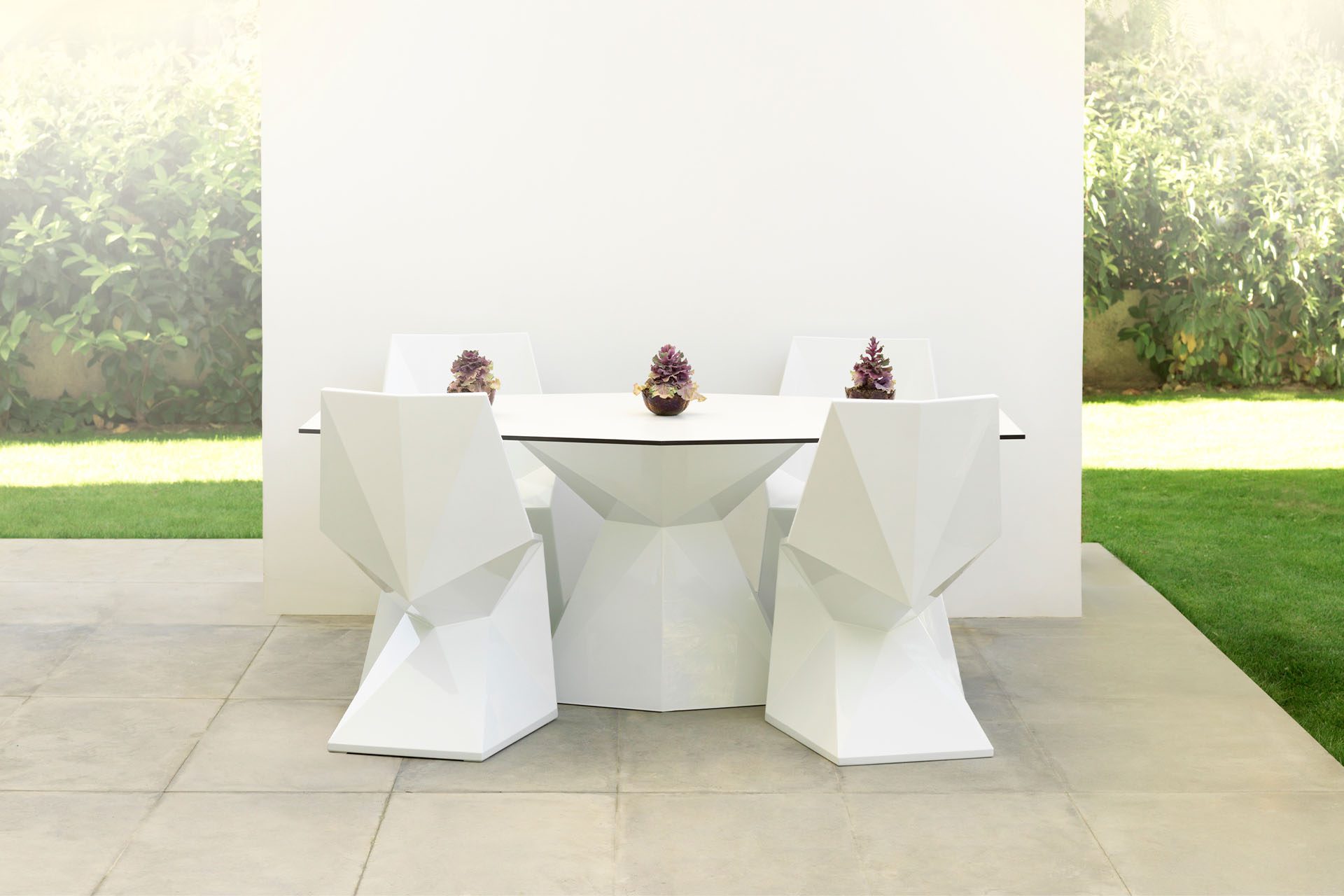 Vertex chair and table by Karim Rashid Vondom