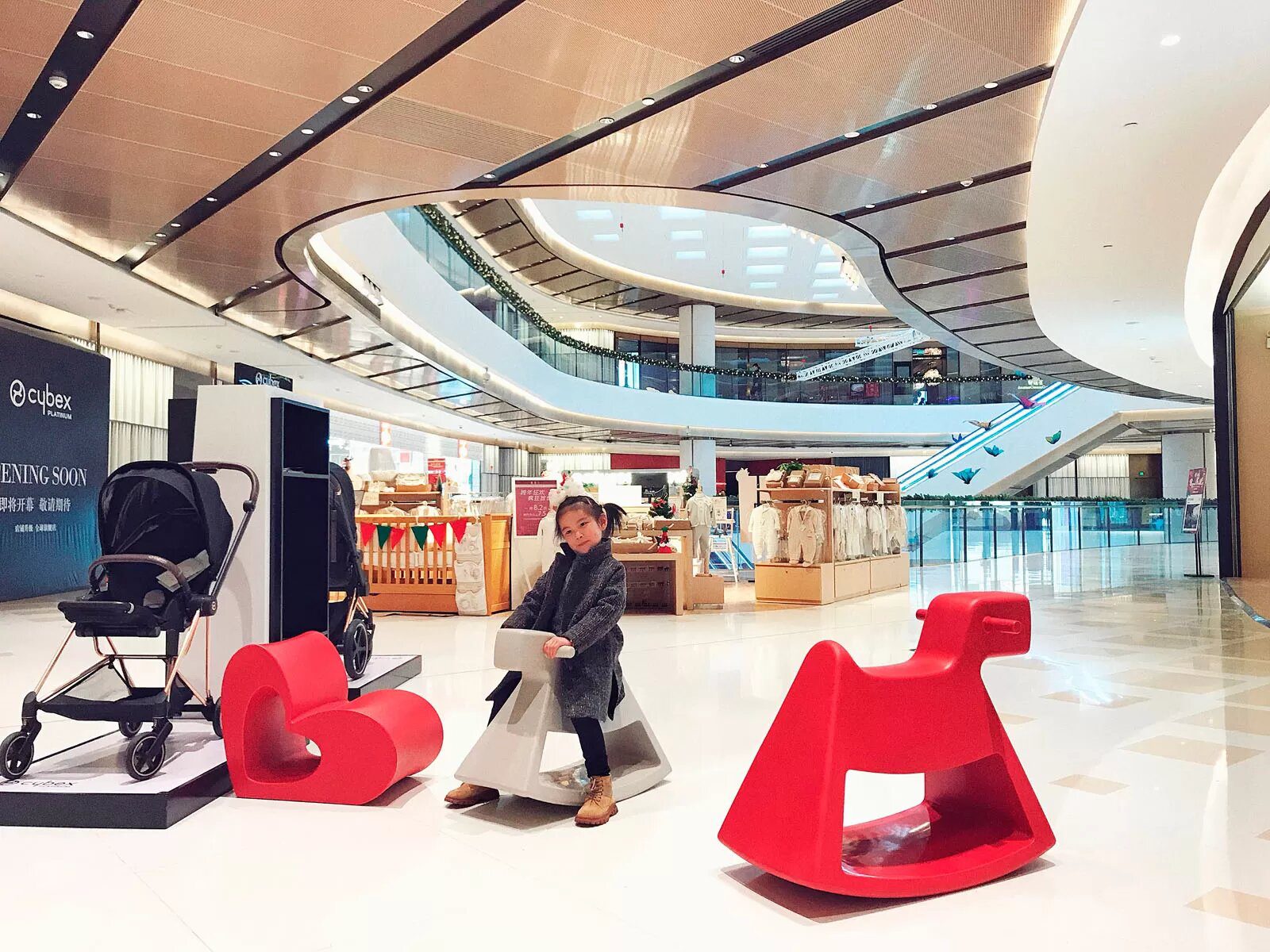 Shopping Center BFC Project | Mall Furniture | Vondom