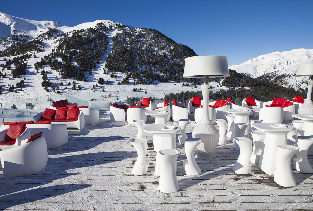 furniture resistant for ski stations image