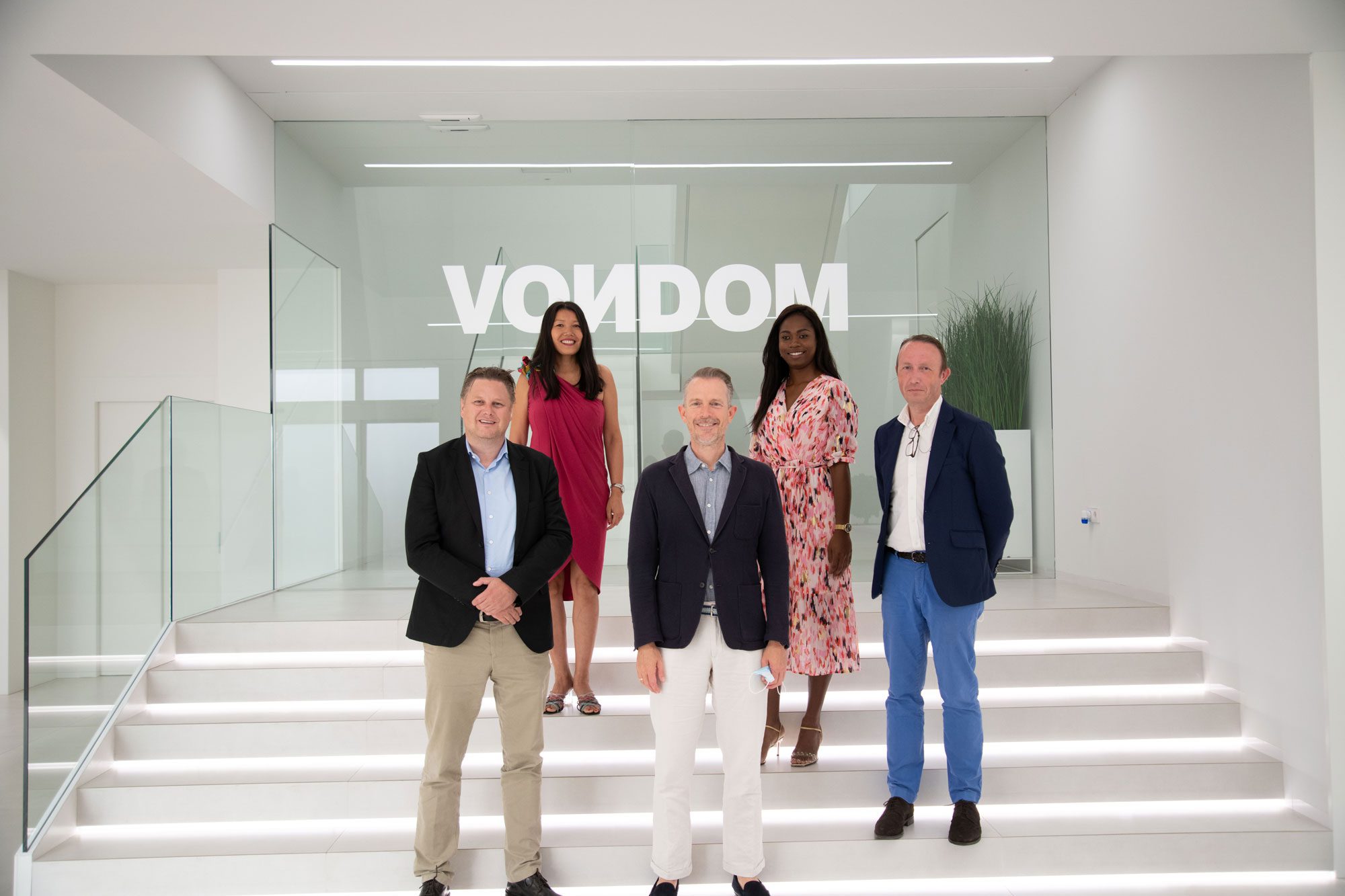 El equipo de IF Design AWARD visita las instalaciones de Vondom