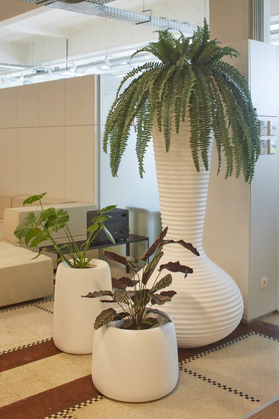 vondom-design-furniture-pots-planters-bloom-organic-redonda (1)