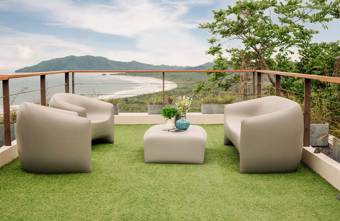 Blow outdoor furniture sofa, armchair and table by Stefano Giovannoni Vondom