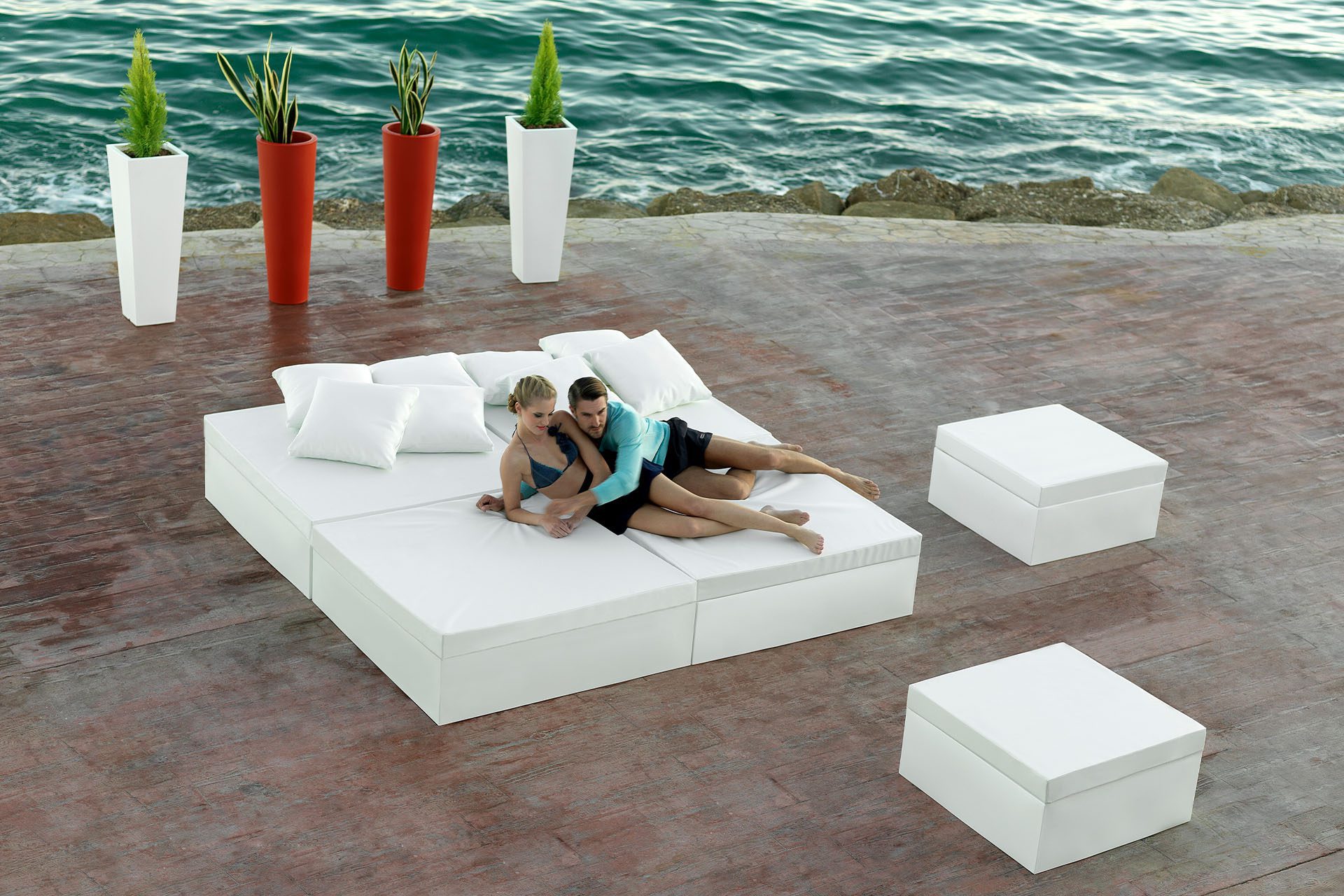 Ideal world 2024 sun lounger